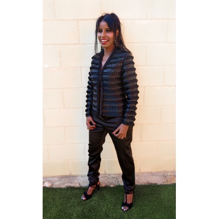 Chaqueta Negra con Cinta de Raso